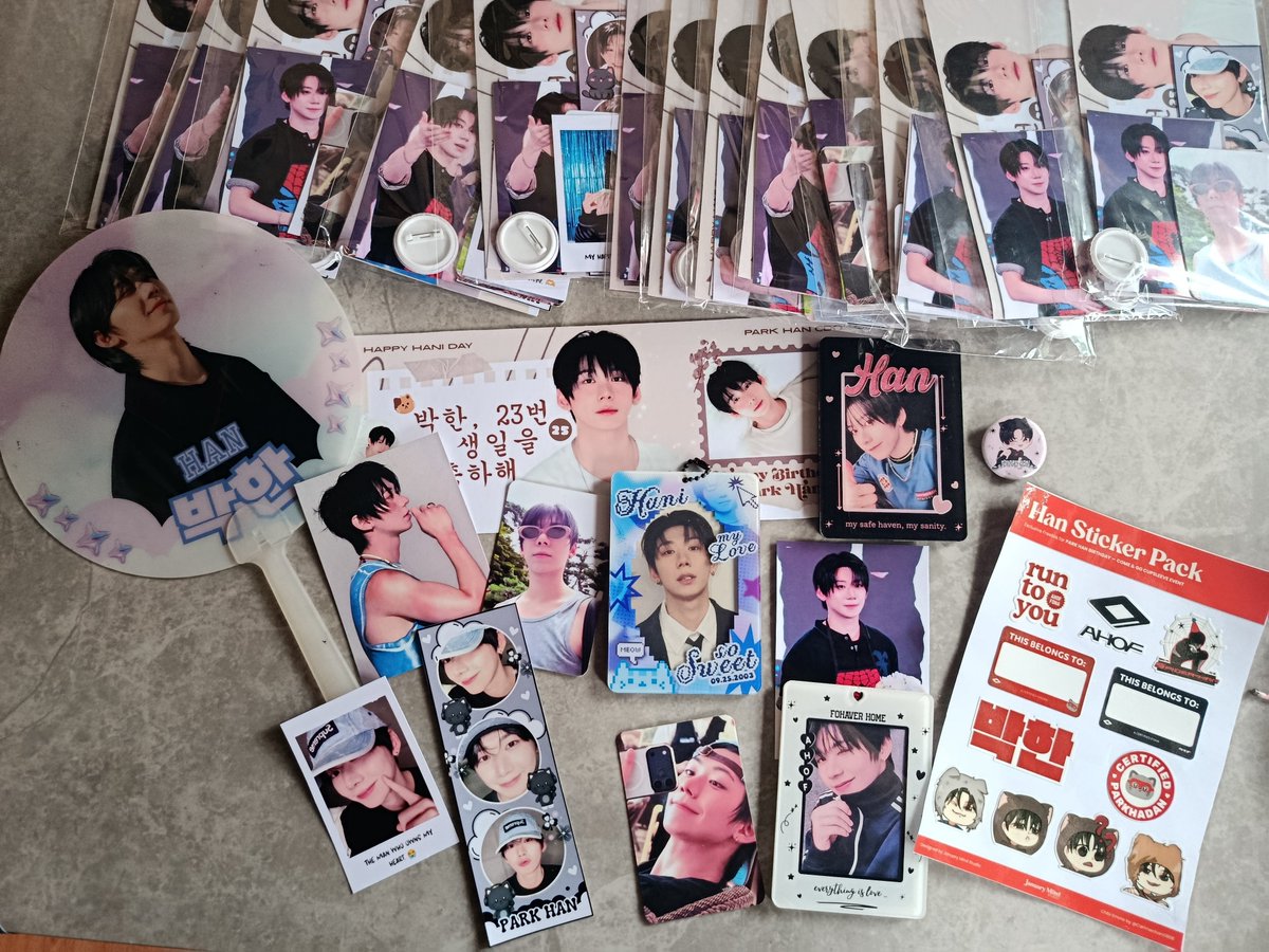 urstruly_dean's tweet photo. Happy Birthday, Hani! 🥹💚🫶🏻

Thank you so much, @parkhancdo, for the lovely free kits and for organizing such a wonderful café event for all Hadans like me. 🥹✨

It means so much to be able to celebrate Park Han’s special day together with fellow fans. Thank you for making this birthday celebration extra memorable and magical! 💚✨

Happy birthday once again, our Hani! 🥹🎂💚

#ahof #parkhan