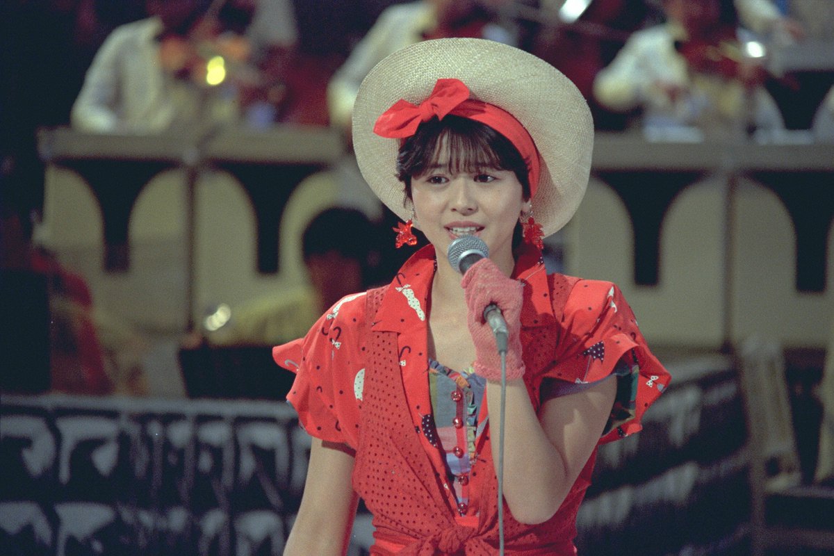 fujitv_nexco's tweet photo. ／ 
今夜20時から！ 
録画でぜひ永久保存版に✨
「#小泉今日子 in #夜のヒットスタジオ 
 フジテレビTWOセレクション」 
＼  
「なんてったってアイドル」
「渚のはいから人魚」
「学園天国」ほか
レア曲も含む超貴重歌唱シーン30曲！ 

いまからでも間に合います🙌
詳細➡️https://t.co/RgPvGezgwf https://t.co/Eb2Y6djn6Y