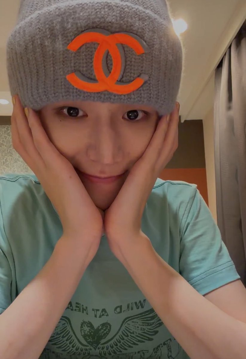 riwoo_is_on_top's tweet photo. 이게 다 하루만에 일어난 일이라네요 https://t.co/ptJN27mVwL