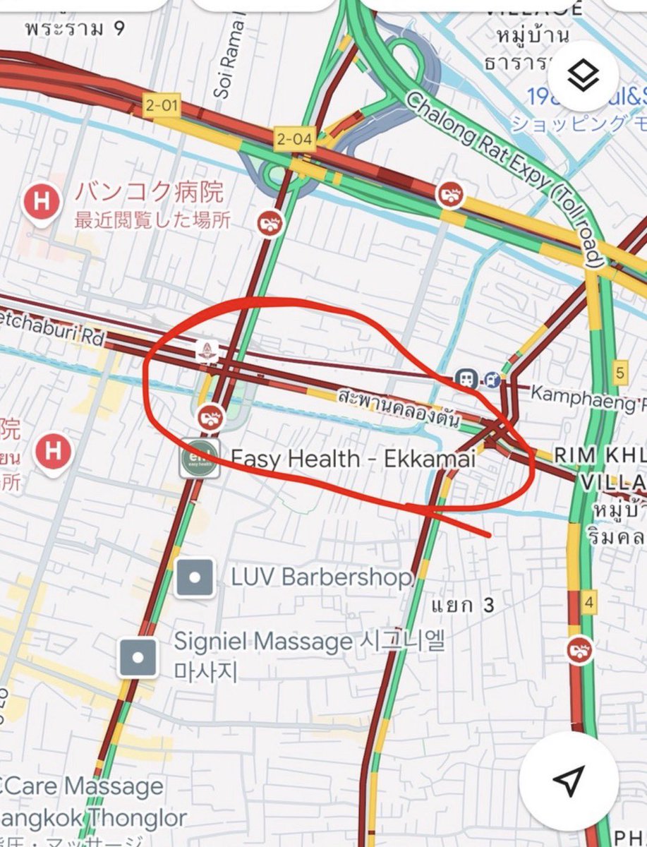kyuhen110's tweet photo. ココらへん

冠水により動かなくなってる車がチラホラ

帰宅途中の家族からの動画 https://t.co/twQu4a8thh
