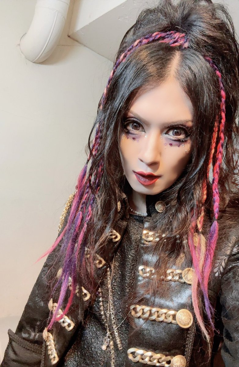 kazutakepon's tweet photo. HIDE-ZOU Solo Project 「BURNING SOUL vol.19」、皆さんありがとうございました。

Ruizaさんの主催だったのでとても楽しかったし、俺は今日が初参加でしたがすごく良いtourだったことを感じたTour Finalでした。

来月18日のハロウィンLIVEも今から楽しみにしてます。

因みに私服は″緑″でした😁👌 https://t.co/7NbIai3dMj