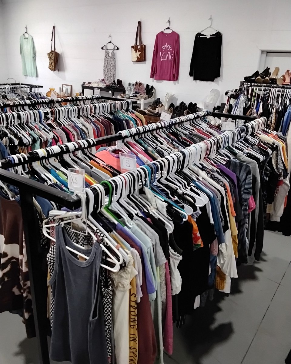 HiediWeismbb's tweet photo. Good morning! We’re open today until 3 PM. Final day: 40% off tanks, swimwear, shoes (excluding boots), floaties, summer dresses, shorts and capris. Closed Monday for Labor Day; reopening Tuesday. Visit us in Altamont! https://t.co/j5zAPOKbiK