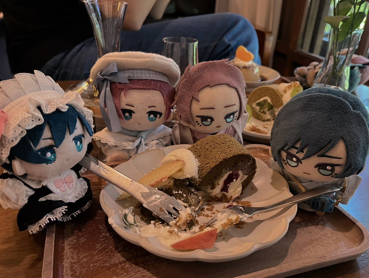 sumobu945's tweet photo. 女僕醬很不開心的為老爺服務 https://t.co/DiZy1YKB0u