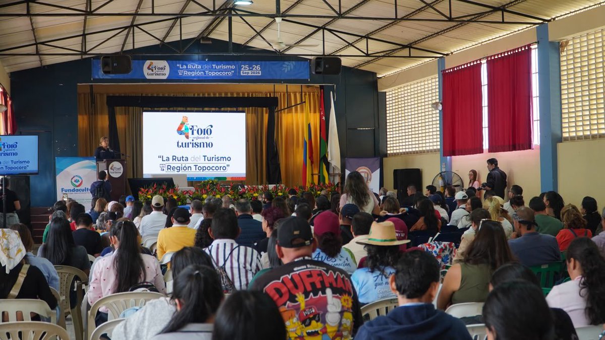 CCBucaramanga's tweet photo. (Hilo) 👀 Iniciamos el 4to Foro Regional de Turismo en #Zapatoca. 🌄 Desde las 7:30 a.m. abrimos el registro de participantes de "La ruta del turismo en la Región Topocoro". Se estima un aforo de 400 personas. 👥 Un evento posible gracias a la @GobdeSantander y @FundaCULTA, entre otros aliados. 
#ForoRegionalDeTurismo #RegiónTopocoro