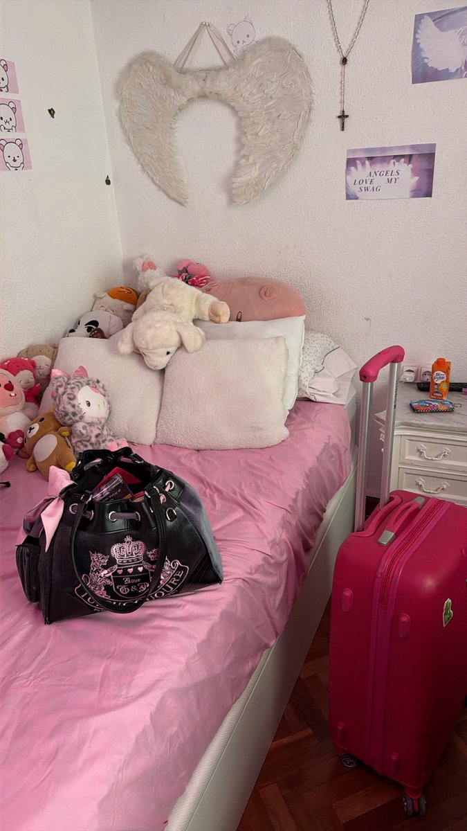 prettyytearss's tweet photo. Amo volver a mi casa solo eso me hace sentir bien https://t.co/UgicEF7fXN