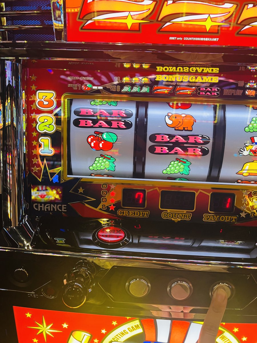 juggler_mooncat's tweet photo. 最近、初心に帰りまして久々のアイム打ってるけどやっぱりいいね愉快な仲間たちがひょっこり出てきてくれると嬉しくなる🥳💕🐅🐕(写真にはないけど🦏も出てきてくれた🫰🏻) https://t.co/CesHYHN8Vm