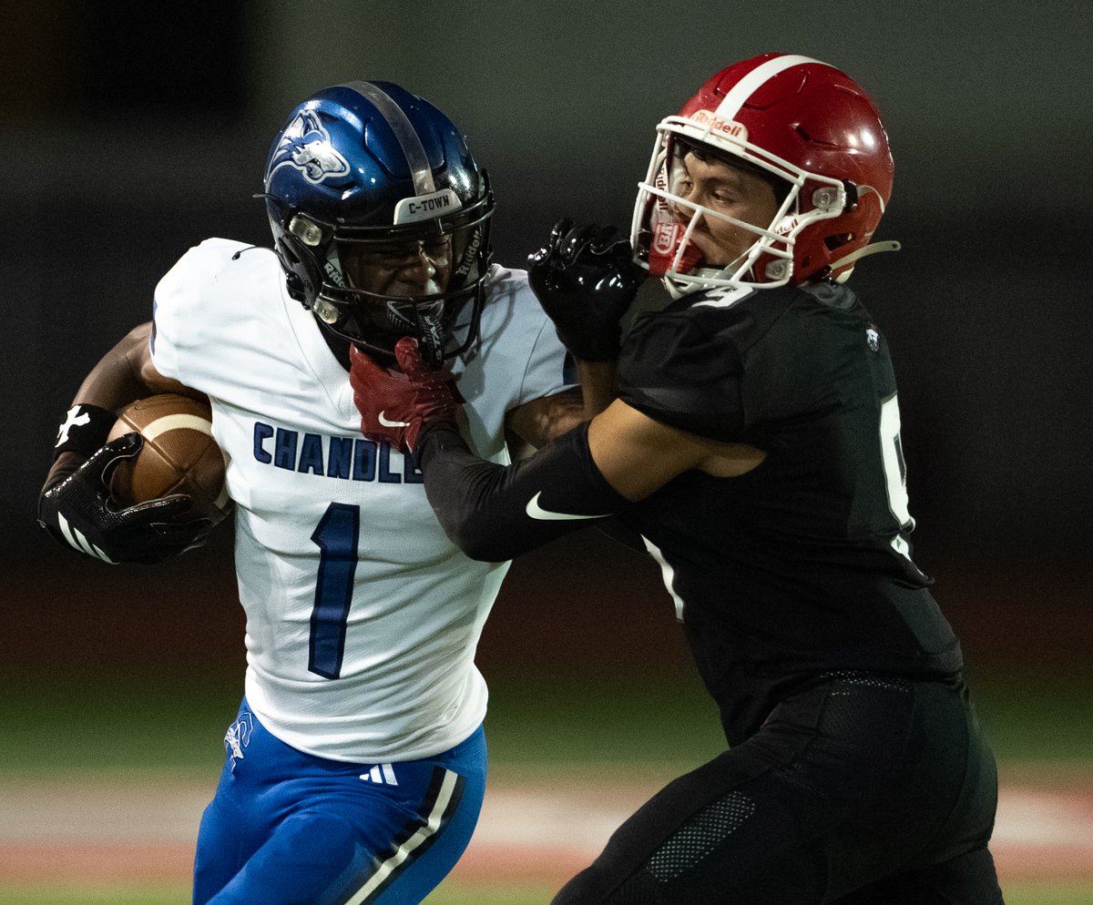 yesanothertweet's tweet photo. A few more frames from last night's game between @chandler_wolves visiting @FootballBrophy. The Broncos held their own for three quarters but the Wolves then took control for the victory. #azpreps #azprepfootball #highschoolfootball
@JUSTCHILLY @gridironarizona https://t.co/6pXyzpigOY