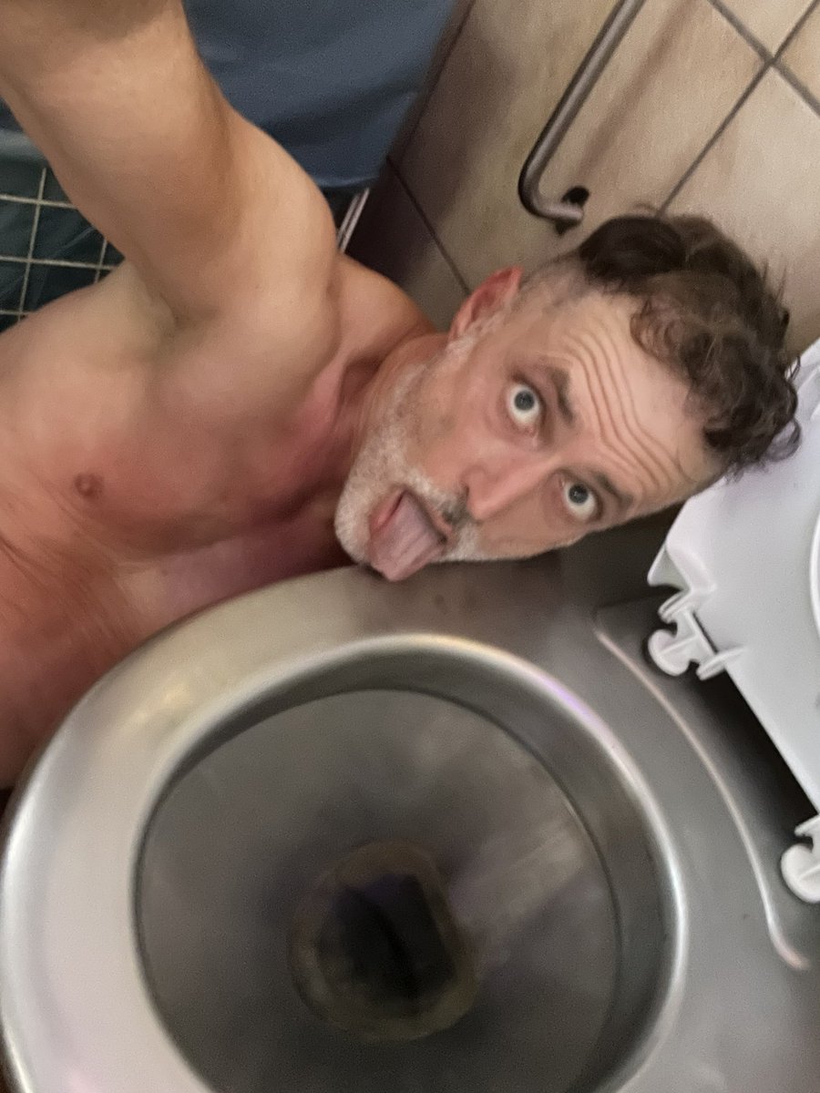 FagPeter's tweet photo. people call me perverted and without dignity
#toiletlicker #urinallicker https://t.co/ew3jM5bOaY