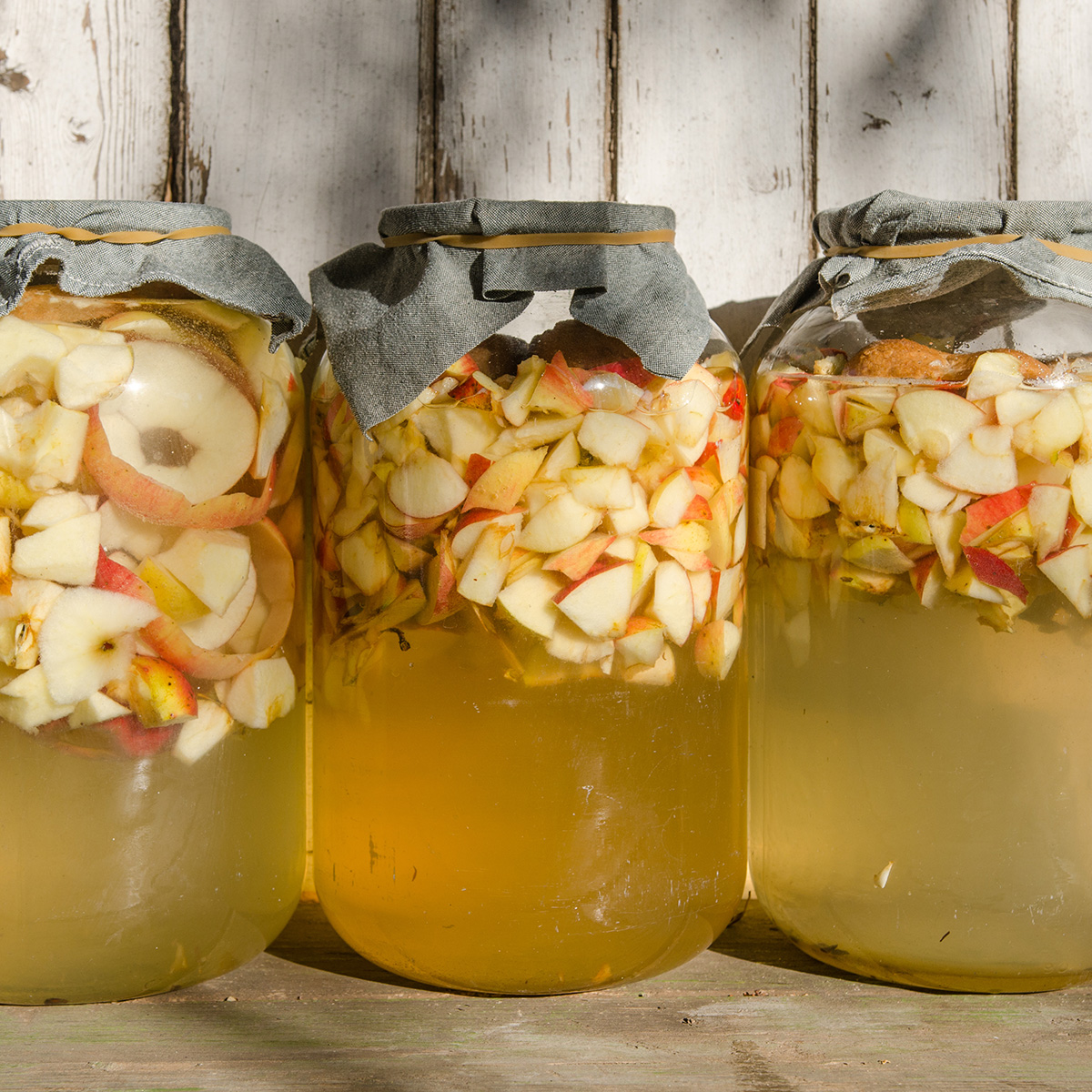 CityofCRiowa's tweet photo. 🍎 Last call for Farm-to-Table: Let's Make Vinegar! Learn fermentation basics and start a small batch to take home.
 
 Oct.ober4, 2-3 p.m. at Ushers Ferry. Ages 14+. $15 resident/$19 non-resident.
 
 Register TODAY: https://t.co/gCSkEuf8bT
 
 #PlayCR https://t.co/xLYWWmSl7c
