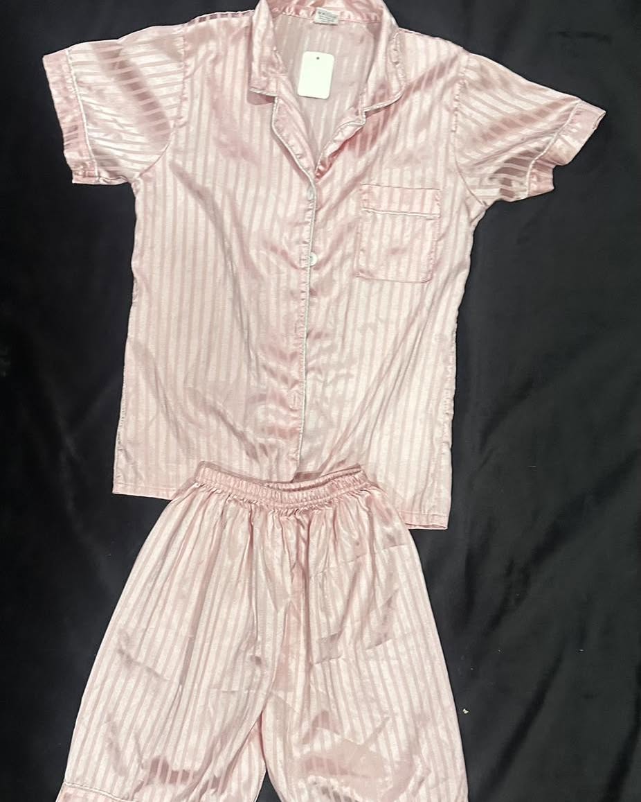 HiediWeismbb's tweet photo. Little girls’ 2-piece PJ sets, just $5. 99 each
Light pink, size 10/12
Hot pink, size 8
Cow print, size 8

Open until 5 PM at Sophia Grace Boutique in Altamont. Stop by and shop with us! https://t.co/0M5m3iAAgF