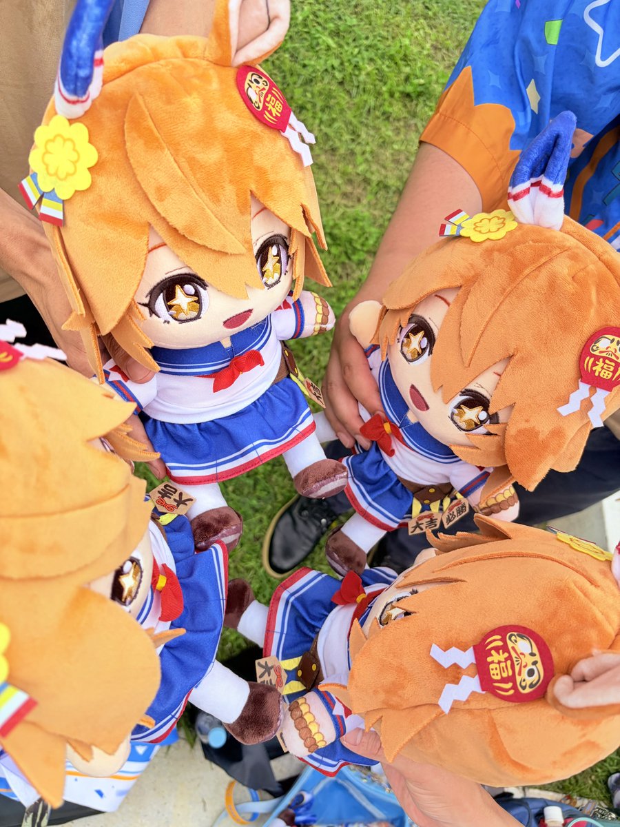fukukita0511's tweet photo. 本日でマチカネフクキタルのぬいぐるみの解禁から1年経ちましたね！
初めてのぬいぐるみだから当時は泣いて喜んだなぁ……😭

これまで沢山の場所に旅行したり、沢山の仲間と出会いました！

これからもよろしくね
 #フクぬいといっしょ https://t.co/MCFrjOBGY0
