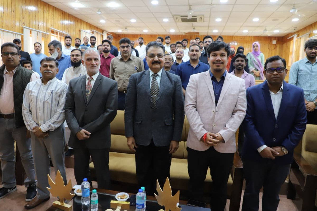 nitsriofficial's tweet photo. ๐ฉ NIT Srinagar, in collaboration with BIS, hosted a seminar on โLatest Developments and Standardization in Welding,โ highlighting advances in welding technology, quality assurance and standardization practices.
#NITSrinagar #BIS #Welding #Standardization #Engineering https://t.co/cFpZbiNsls