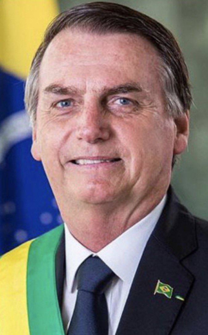 Pri_usabr1's tweet photo. TSE, por 5 a 2, derruba liminar da ministra indicada por Lula e libera foto de Jair Bolsonaro em santinhos. 

Restrição do STF vale para ele, não se estende automaticamente a terceiros. Candidatos já podem imprimir. https://t.co/6BZKpZBPL1
