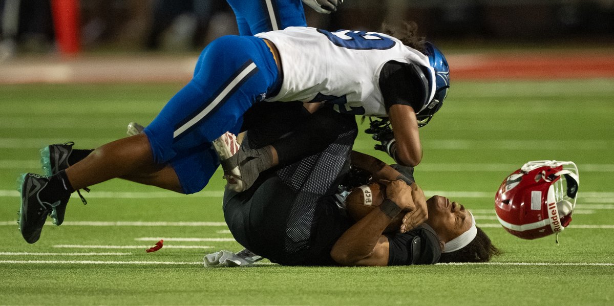 yesanothertweet's tweet photo. A few frames from last night's game between @chandler_wolves visiting @FootballBrophy. The Broncos held their own for three quarters but the Wolves then took control for the victory. #azpreps #azprepfootball #highschoolfootball
@JUSTCHILLY @gridironarizona https://t.co/t3l3xKQHqu