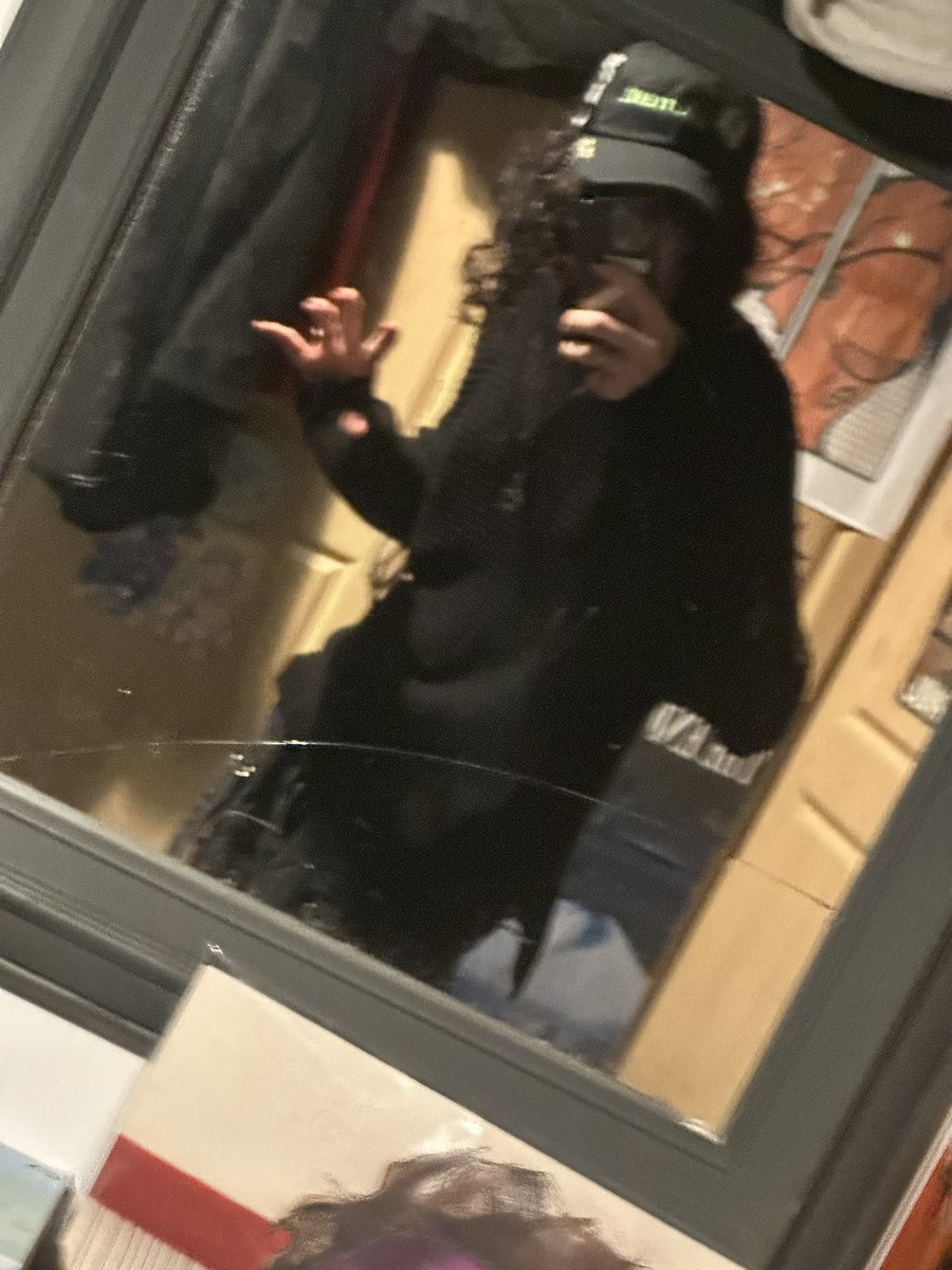 CHELLURSELF's tweet photo. hai im chell here r my top albums for the last month and me also hi https://t.co/qCJMeFQNKX