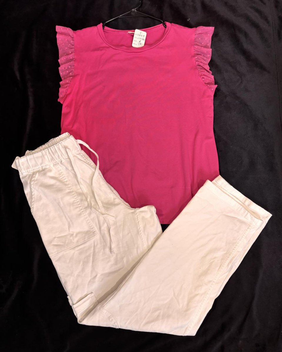 HiediWeismbb's tweet photo. Women’s shirt, size L, $4. 99; women’s pants, size S, $8. 99. Open until 5 PM. Enjoy 40% off all summer items, including swimwear, dresses, tanks, shorts, capris, and floaties. Visit Sophia Grace Boutique in Altamont. https://t.co/ju5kIOYAOq