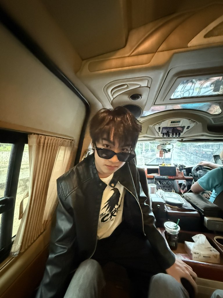 milk2may's tweet photo. โผล่มาโต้งๆ
THE CROW CLUB EP2
#อีกาสมาคมEP2 https://t.co/qzhq8GY25U
