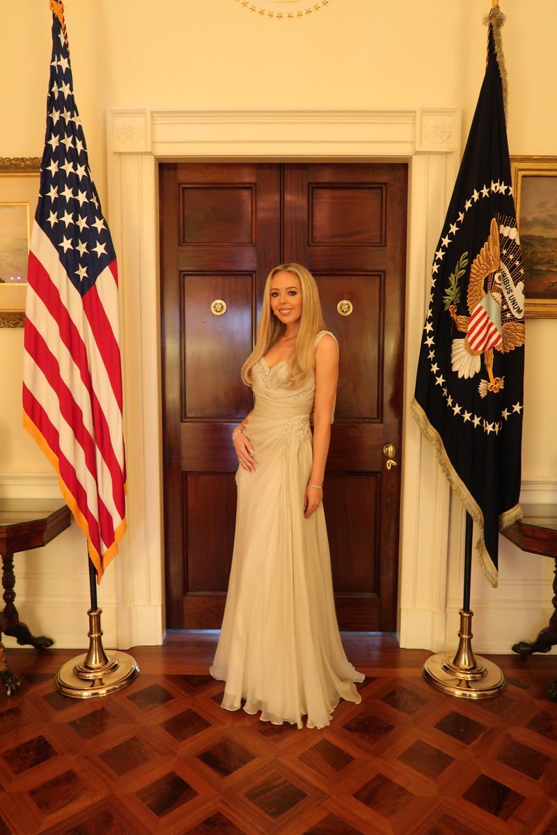 TiffanyATrump's tweet photo. An evening at the White House welcoming President Xi and Madame Peng 🇺🇸🇨🇳 https://t.co/7bOenfSoFw