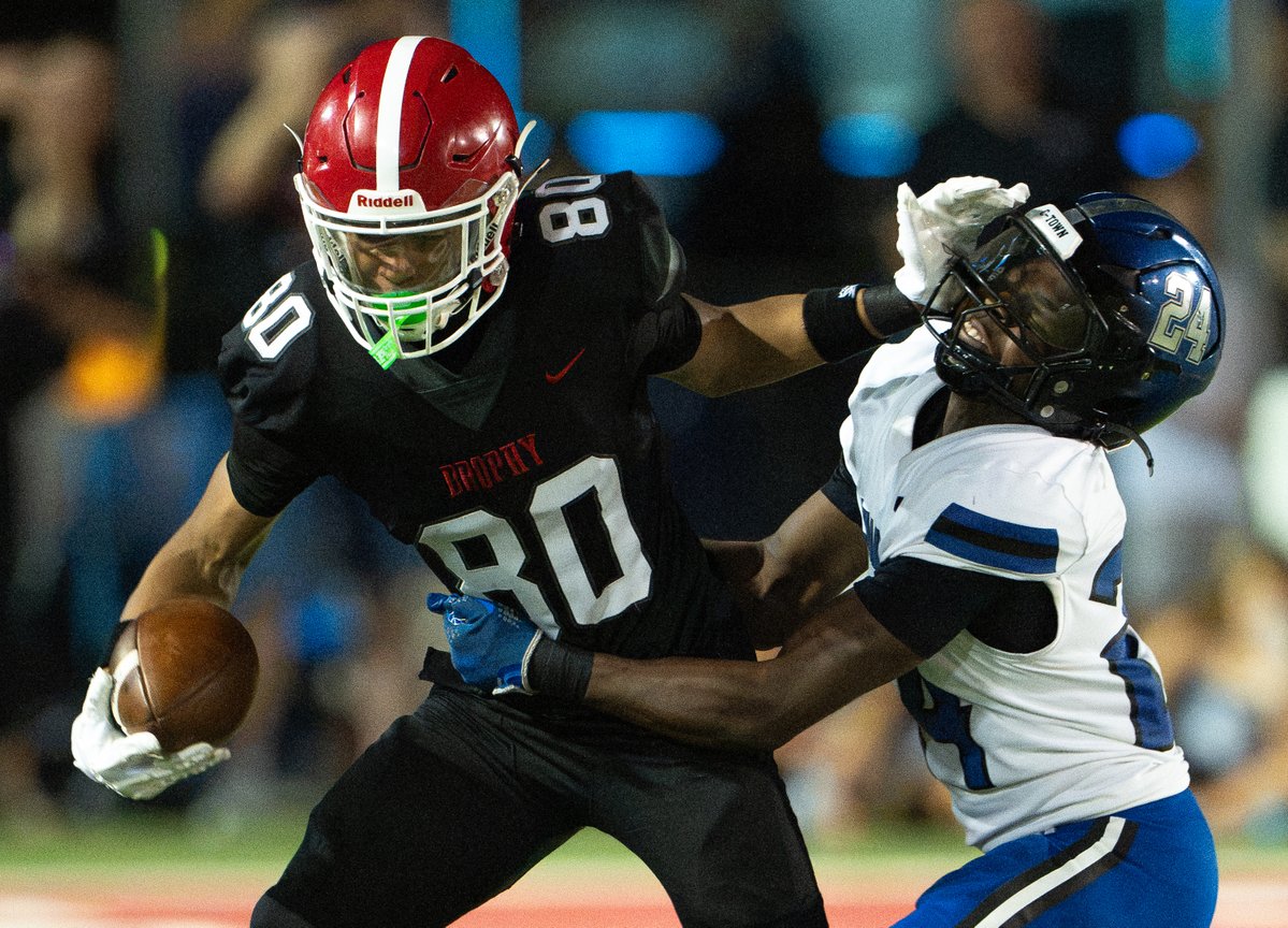 yesanothertweet's tweet photo. A few frames from last night's game between @chandler_wolves visiting @FootballBrophy. The Broncos held their own for three quarters but the Wolves then took control for the victory. #azpreps #azprepfootball #highschoolfootball
@JUSTCHILLY @gridironarizona https://t.co/t3l3xKQHqu
