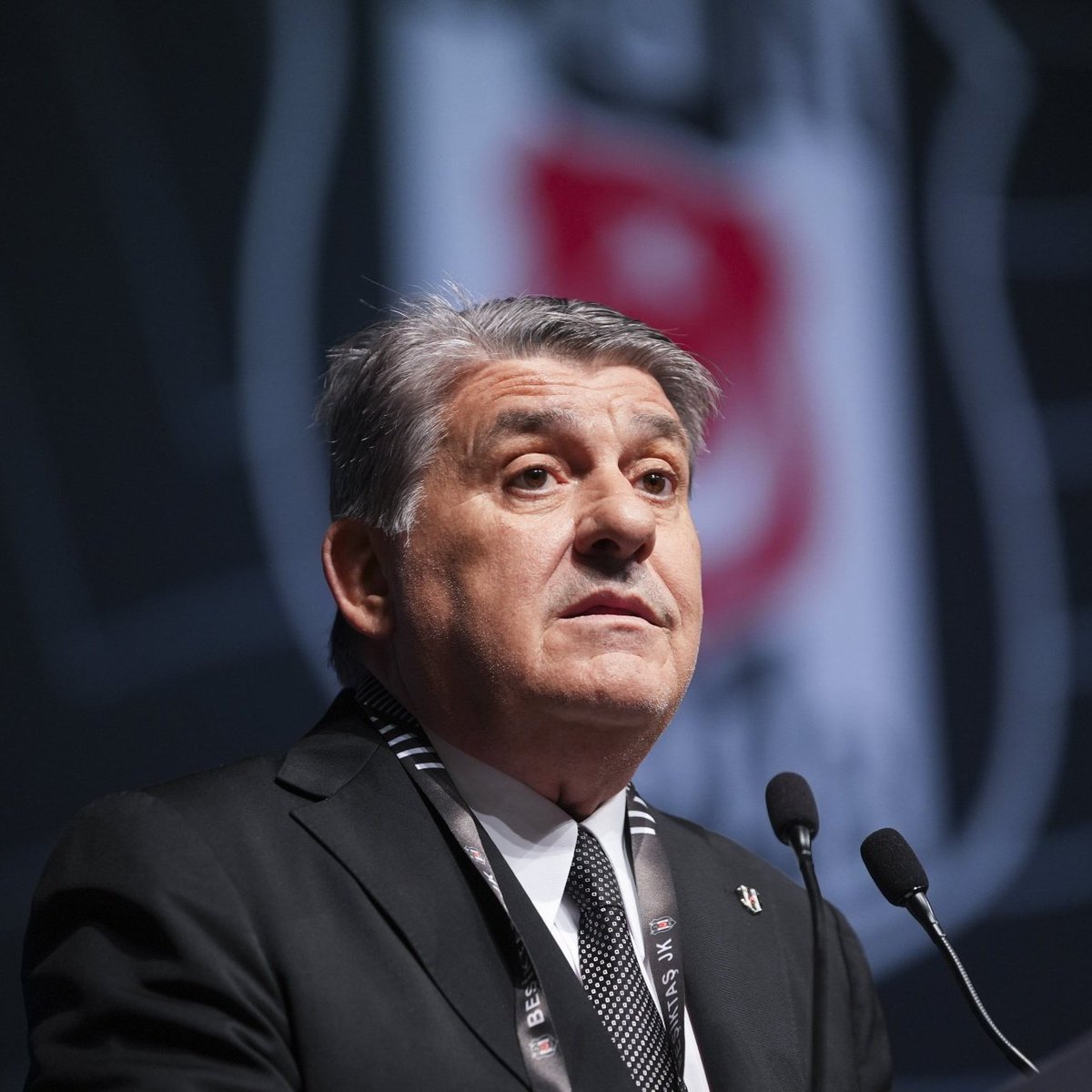 HaberKartali's tweet photo. Serdal Adalı, TFF Hukuk Kurulu tarafından "futbolun itibarını zedelemeye yönelik açıklamaları" nedeniyle PFDK'ya sevk edildi. https://t.co/PaWFImPuWz