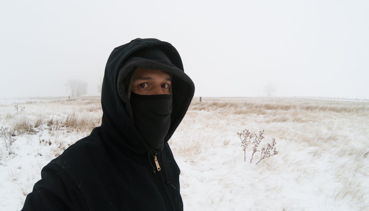 MichaelRiceColo's tweet photo. Colorado winters keep handing out free desktop wallpapers. This one was too good not to keep. https://t.co/nNremwqtCQ