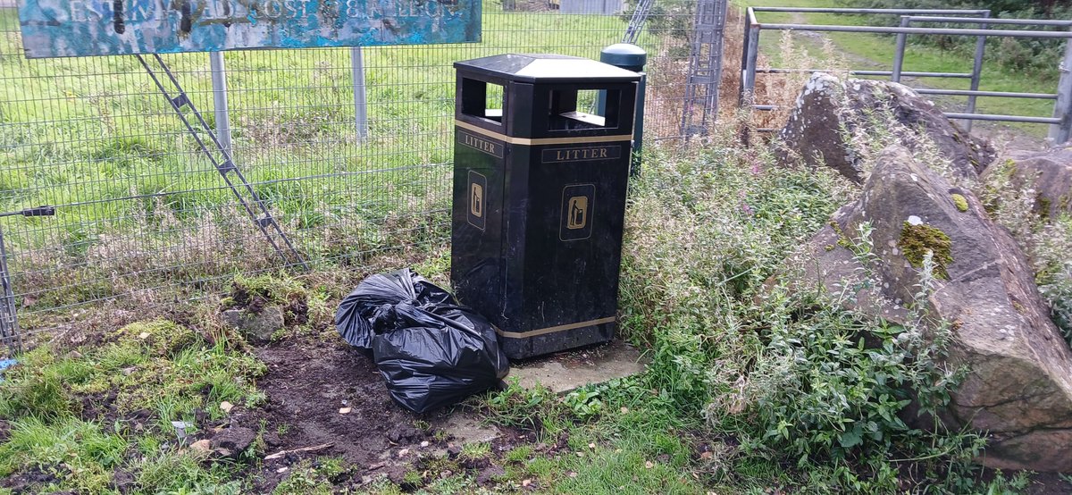 AlistairFergu11's tweet photo. 4 bags today, one for recycling off the Leven.
@WDCouncil #bigclydecleanup #greentangerine
#litterpicking #litter #litterfree #Cleanup #ReportingLitter #keepbritaintidy #Dontbeatosser #Dumbdumpers #MakeADifference #KeepScotlandBeautiful
#LoveWhereYouLive #OneMillionBags https://t.co/pt3XBCg5wF