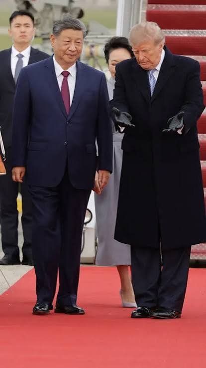 MeyvisEstevezE's tweet photo. Hay quien anda por ahí diciendo que el comunismo es lo peor que hay en el 🌎... Pero le pone la alfombra roja y la banda de ceremonias 😳?

En fin‼️ #Cuba no está sola y no deja de resistir. Y quedan mil cosas por resolver entre nosotros,pero no te engañes,el bloqueo es brutal👇 https://t.co/gStS8xRCyo