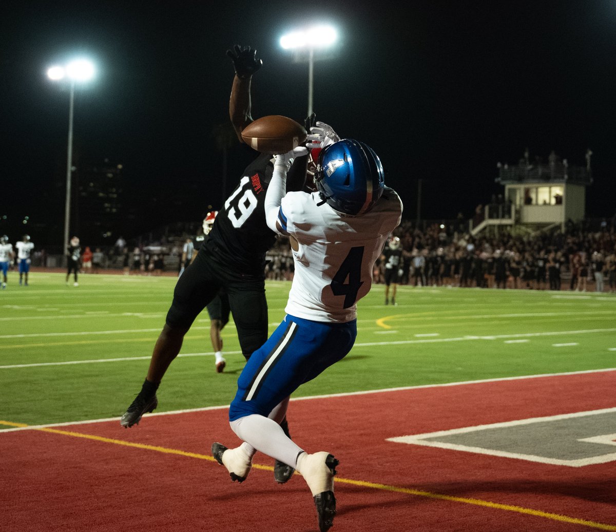 yesanothertweet's tweet photo. A few frames from last night's game between @chandler_wolves visiting @FootballBrophy. The Broncos held their own for three quarters but the Wolves then took control for the victory. #azpreps #azprepfootball #highschoolfootball
@JUSTCHILLY @gridironarizona https://t.co/t3l3xKQHqu