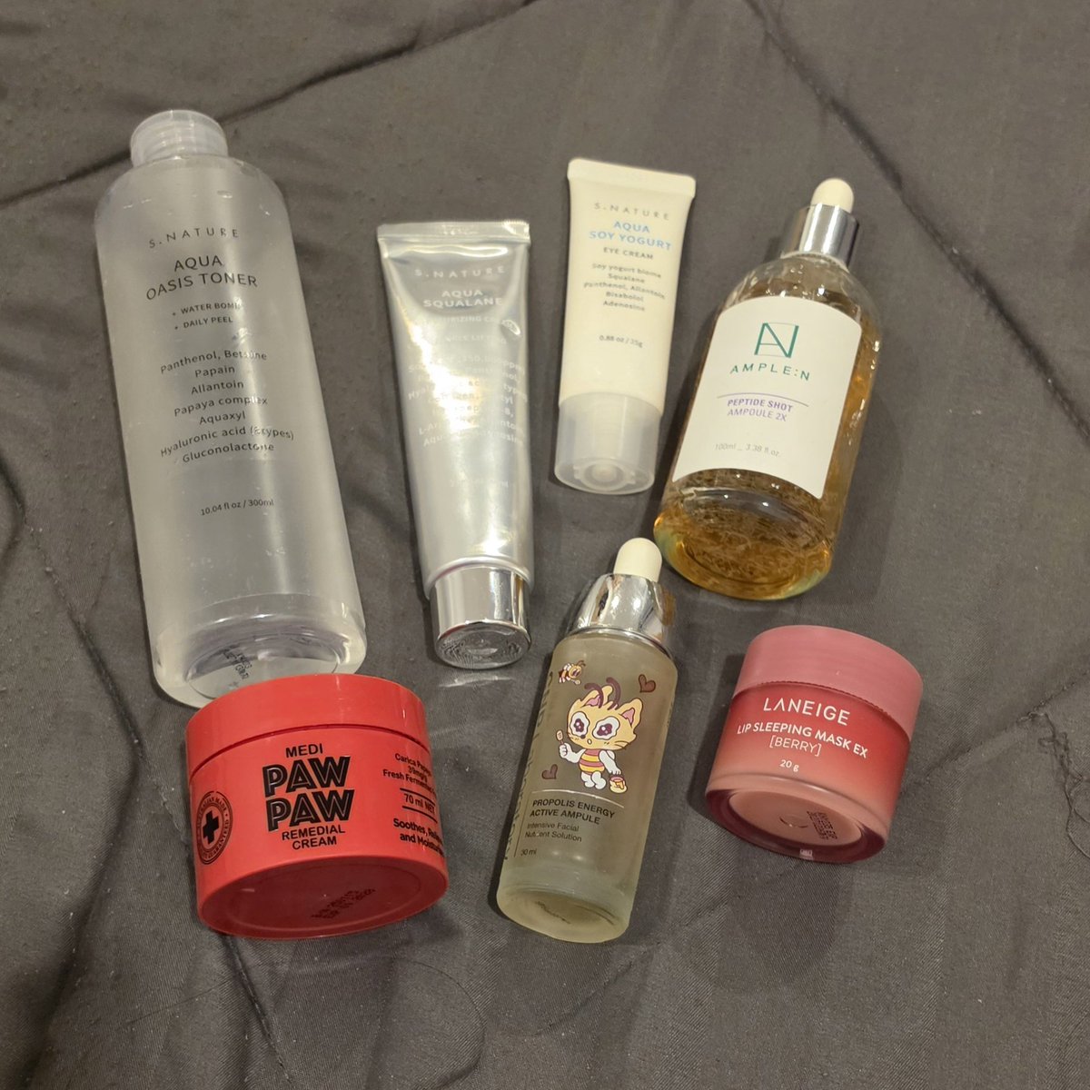 atzxoxo's tweet photo. in yeosang we trust!! 🥰 whenever he mentions a skincare or beauty product, i'm immediately adding it to my list 😭 just look at that bare face, his skin is literally GOALS!!

#YEOSANG #여상 #ヨサン https://t.co/hJ7d7RdaUW