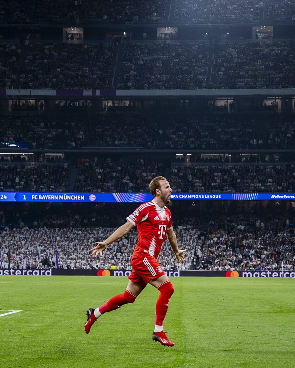 HKaneWorld's tweet photo. Who deserves the Ballon d'Or this season? 

🚨🗣️ Ian Wright: "Harry Kane." 

🚨🗣️ Roy Keane: "Harry Kane." 

🚨🗣️ Gary Neville: "Harry Kane." 

🚨🗣️ Jamie Carragher: "Harry Kane." https://t.co/BMHYKg4C8I