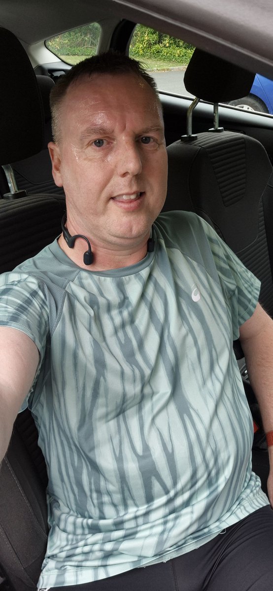 simons_running's tweet photo. Only did a short 4k today. I think it's been about 3 weeks since my last run. So, easing back in gently.

#runner #runningcommunity #runnersofX #running #run https://t.co/iiFXdZ9rqn