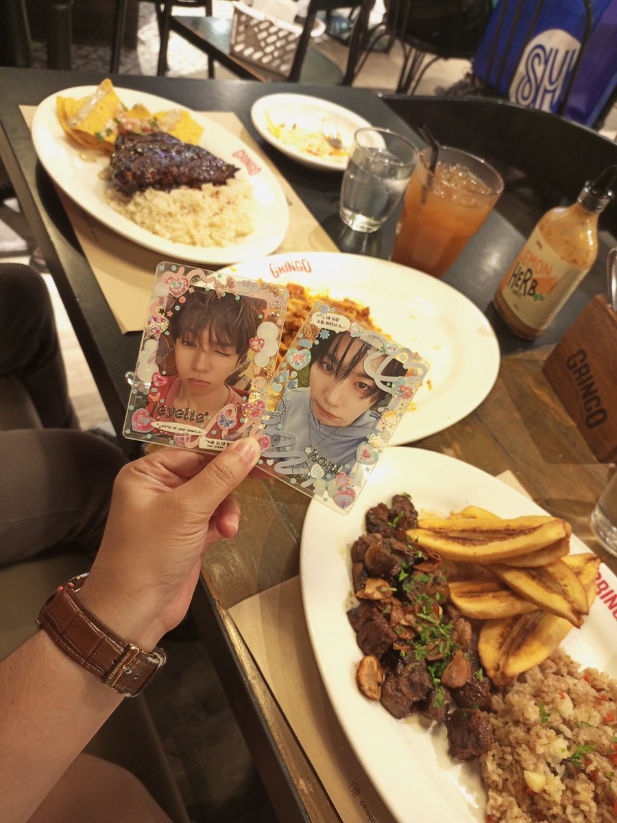 harkpan2521's tweet photo. happy post bday haniya~ eat ur pasta for long lyf muuuuaaaaahhh 😘

HAPPY HANMAZING BIRTHDAY
#AChapterCalledParkHan
#대박한생일
#박한생일축하해 https://t.co/4b6mTySe6l