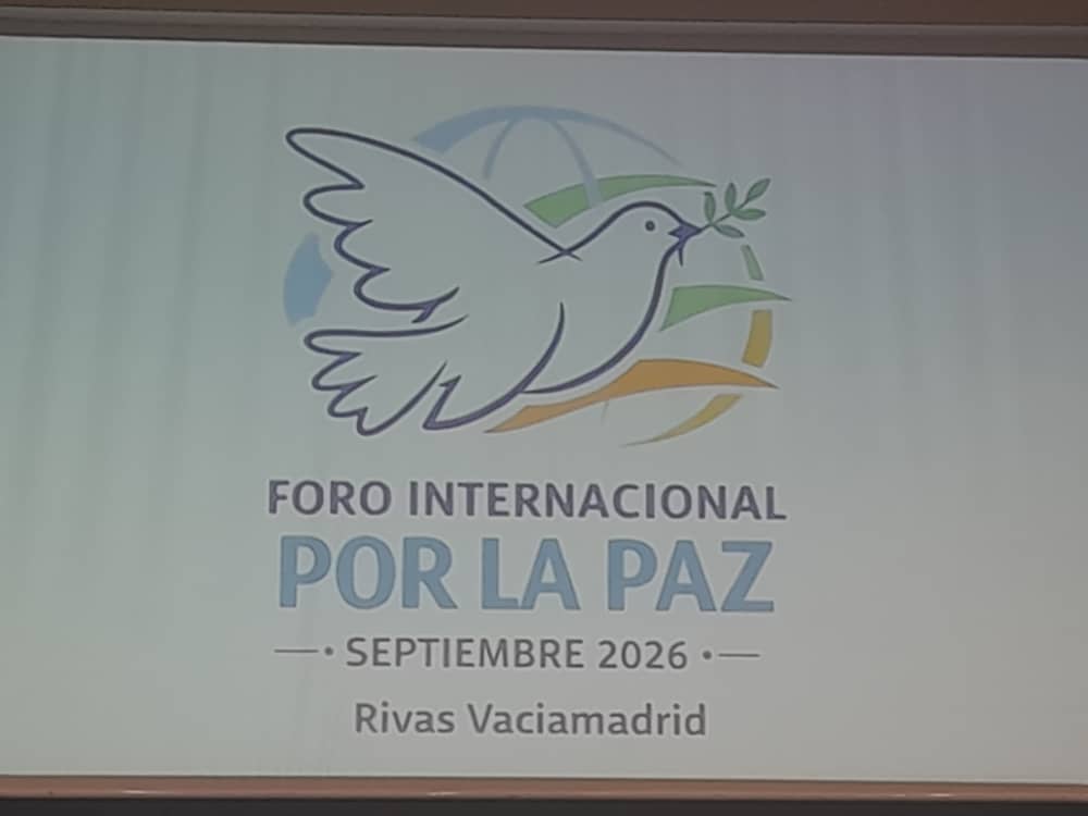 PartidoPCC's tweet photo. Algunas ideas expresadas por el miembro del Comité Central y jefe de su Departamento de Relaciones Internacionales, @EmilioLozadaG  en la inauguración del Foro por la Paz

“La paz mundial está gravemente amenazada.”

“Vivimos una época en la que las guerras se multiplican, en la que el gasto militar despilfarra recursos que deberían destinarse a la salud, la educación, la vivienda y la vida digna.”

“Asistimos a una carrera armamentista irresponsable, a la expansión de alianzas militares agresivas, a la militarización de Europa y a un riesgo nuclear que creíamos superado.”

“No puede haber paz para unos pocos mientras otros sufren el genocidio como el que el régimen sionista de Israel está llevando a cabo en la Franja de Gaza.”

“Este foro debe ser un espacio para construir una nueva cultura de paz.”

“La Proclama de América Latina y el Caribe como Zona de Paz, adoptada en La Habana en 2014, fue una decisión soberana de nuestros pueblos.”

“Defenderla es defender la paz del mundo entero.”

“El neoliberalismo no es solo una receta económica: es un proyecto de dominación que profundiza la pobreza, despoja a los pueblos y prepara el terreno para la intervención y la guerra.”

“No podemos renunciar al Derecho Internacional, a los propósitos y principios de la Carta de las Naciones Unidas.”

“La paz es posible, y tenemos la responsabilidad histórica de hacerla realidad.”

Intervención íntegra en https://t.co/EfGGeS9tBB