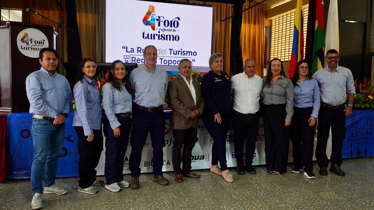 CCBucaramanga's tweet photo. #AEstaHora | Con el acto de instalación damos apertura oficial al 4to Foro Regional de Turismo en #Zapatoca. 🇨🇴 Anyella Patricia Fuentes, Directora de Regionalización de la @CCBucaramanga, participa junto a @FundaCULTA, @ISAGEN y @GobdeSantander, entre otros aliados, como organizadores de este espacio para "La ruta del turismo en la Región Topocoro". 🧭