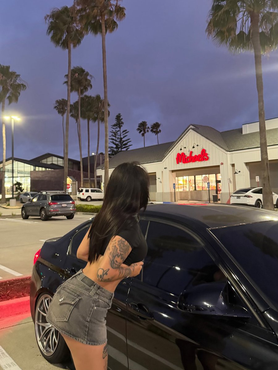 itsjustcassiie's tweet photo. help me with an oil change? https://t.co/60iV9Y7SDg