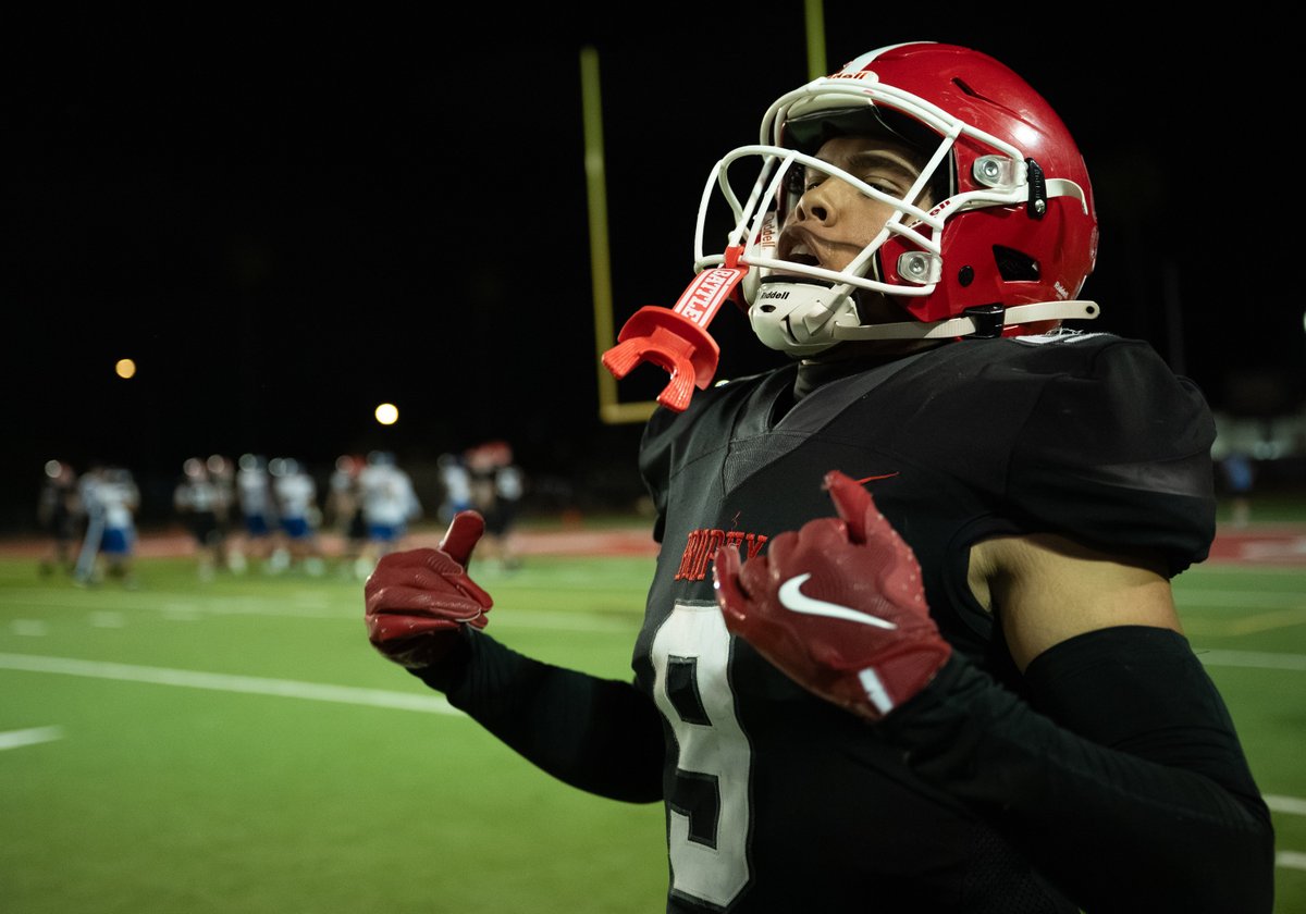 yesanothertweet's tweet photo. A few more frames from last night's game between @chandler_wolves visiting @FootballBrophy. The Broncos held their own for three quarters but the Wolves then took control for the victory. #azpreps #azprepfootball #highschoolfootball
@JUSTCHILLY @gridironarizona https://t.co/6pXyzpigOY