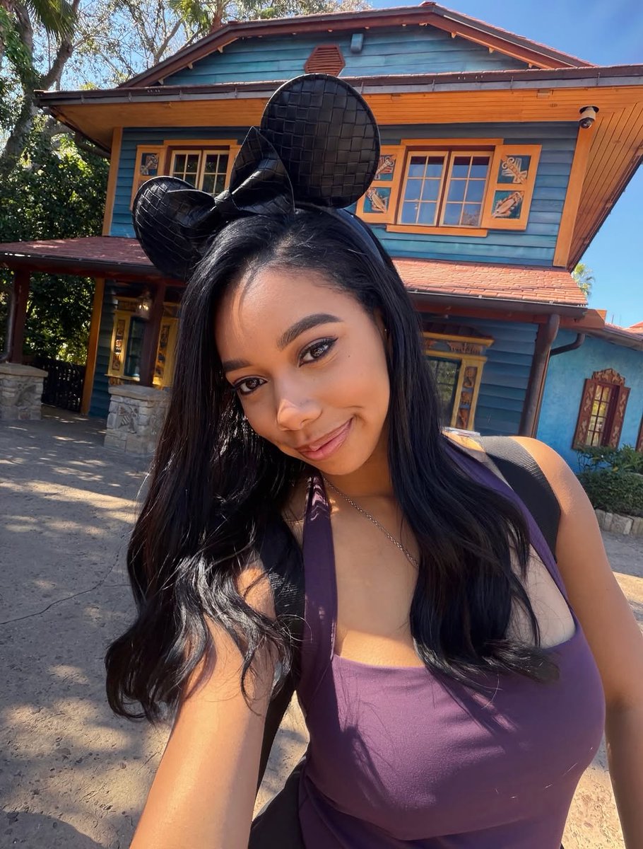 kyladrewmlty's tweet photo. certified disney adult 🐭💌 https://t.co/NUZNNi2rQw