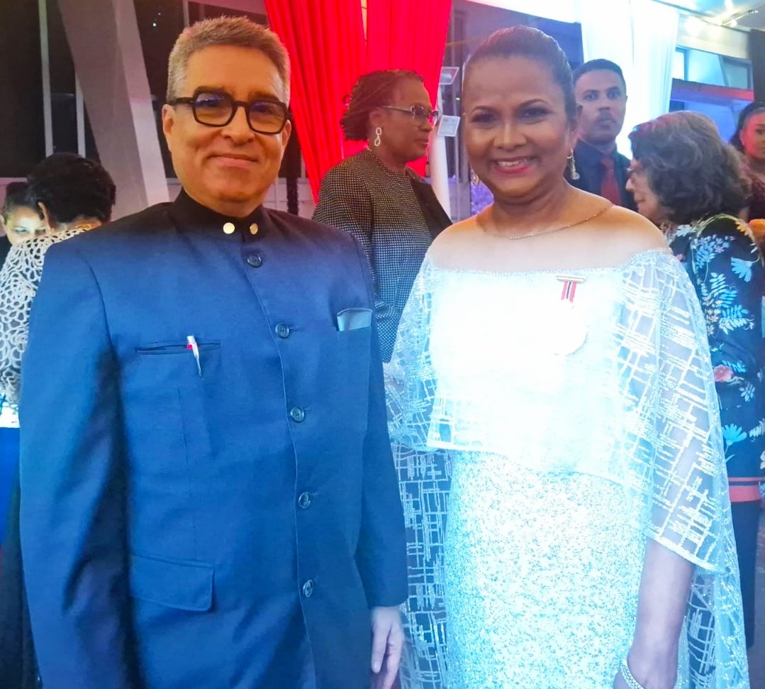 embTT_ve's tweet photo. In recognition of outstanding Trinbagonians and while marking the 50 Anniversary of #RepublicDay, #TrinidadAndTobago President and PM, Christine Kangaloo and Kamla Persad-Bissessar, respectively,led a meaningful ceremony,which #Venezuela Amb Álvaro Sánchez was honoured to attend https://t.co/xnw2wsjfC5