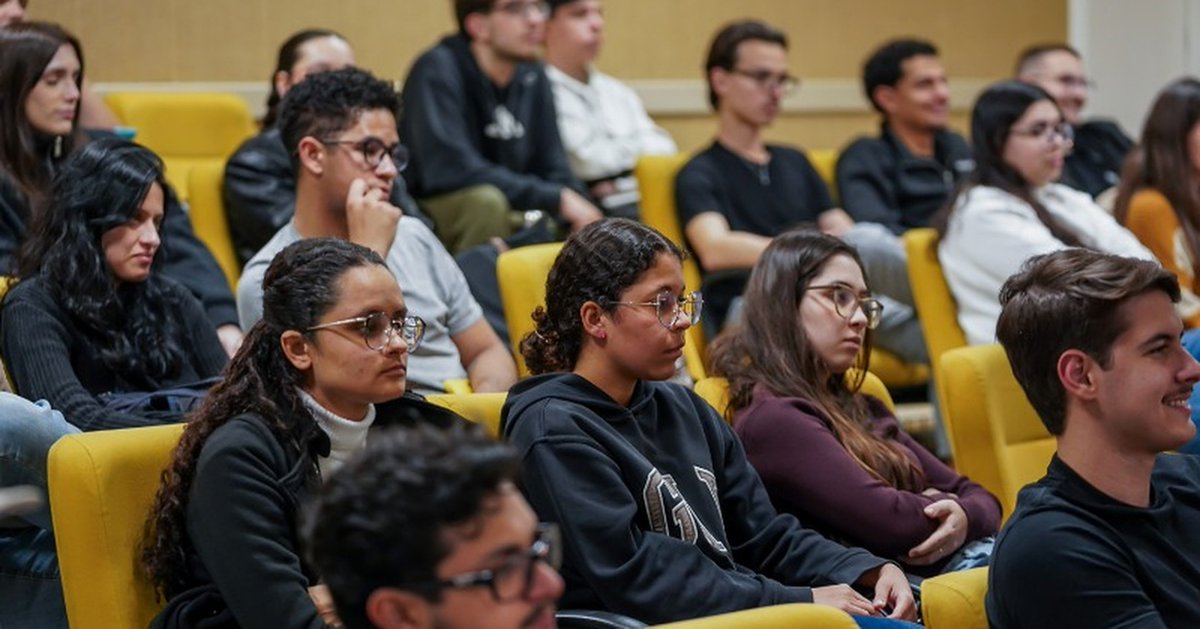 centrocfurtado's tweet photo. 👥 O evento reuniu estudantes e docentes para uma reflexão sobre as transformações e os desafios da economia brasileira. A programação contou também com a participação do diretor-presidente do Cicef, o economista Carlos Pinkusfeld.

#Campinas #patrociniobndes #Cicef #BNDES https://t.co/jZoC030ijt