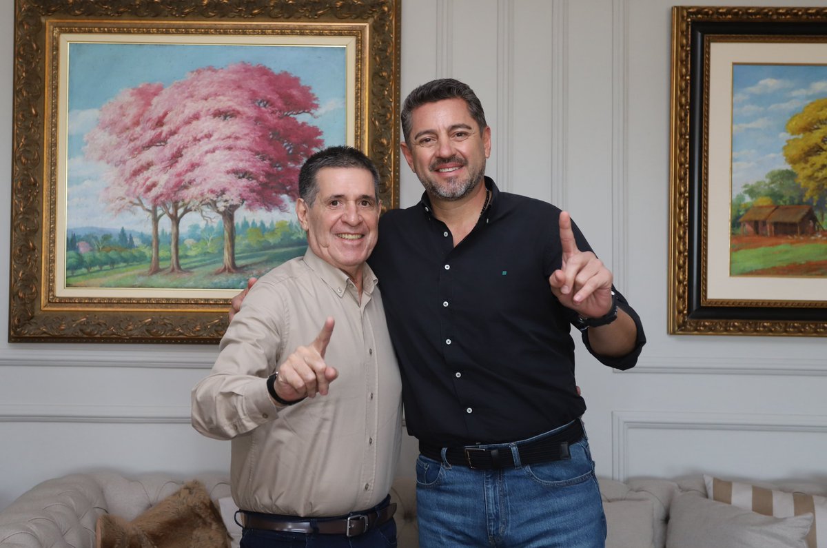 AllianaPedro's tweet photo. Hoy compartimos fraternalmente nuestro amor por el Partido Colorado, priorizando, sobre cualquier diferencia, las necesidades de salud, remedios, vivienda y educación.
Avanzamos hacia la conquista del 4 de octubre y luego hacia la gran victoria del 2028. https://t.co/4tt5IbOzDT