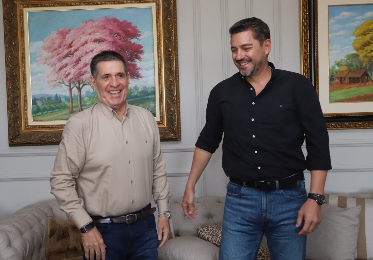 AllianaPedro's tweet photo. Hoy compartimos fraternalmente nuestro amor por el Partido Colorado, priorizando, sobre cualquier diferencia, las necesidades de salud, remedios, vivienda y educación.
Avanzamos hacia la conquista del 4 de octubre y luego hacia la gran victoria del 2028. https://t.co/4tt5IbOzDT