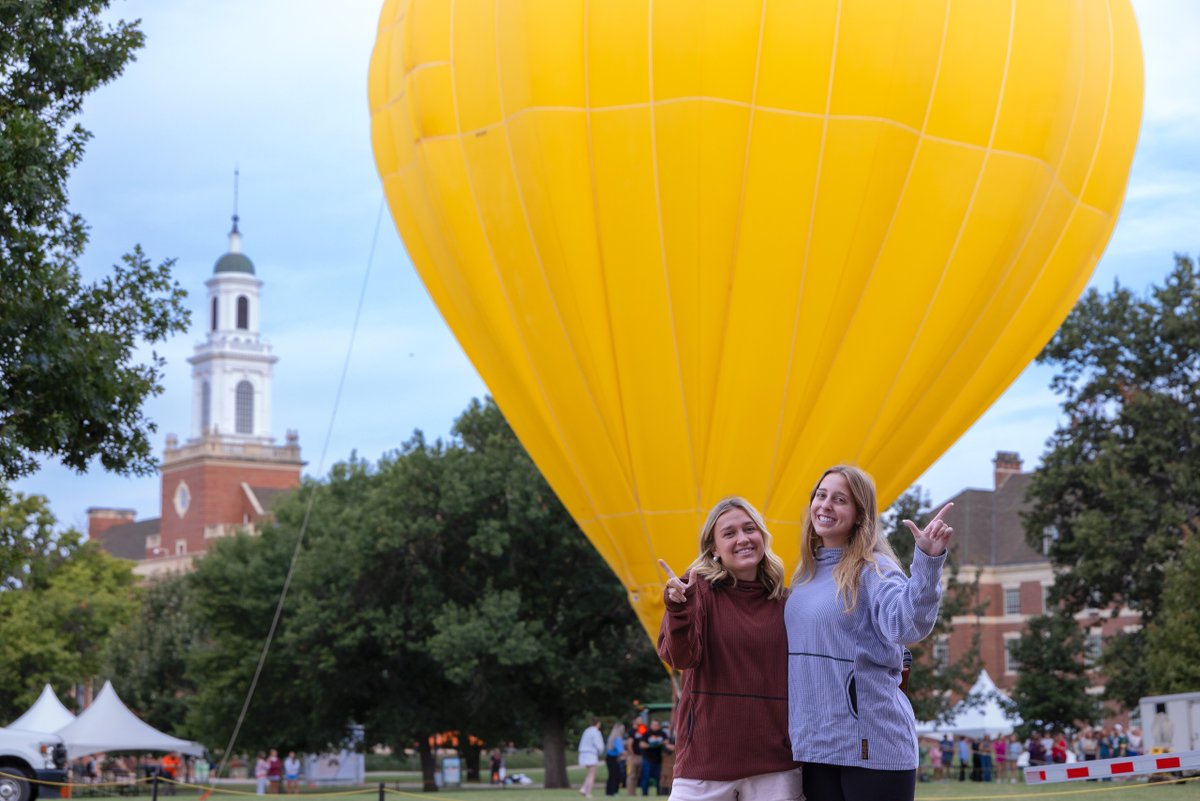 okstate's tweet photo. Serving the state 🤠 🧡 

With land-grant week coming to its end, #okstate students celebrated the university's mission and experienced how OSU is changing the world through teaching, research and extension.

Learn more about the Land-Grant Mission: https://t.co/DoPLgaESyl

#WeAreLandGrant | #TheCodeCalls