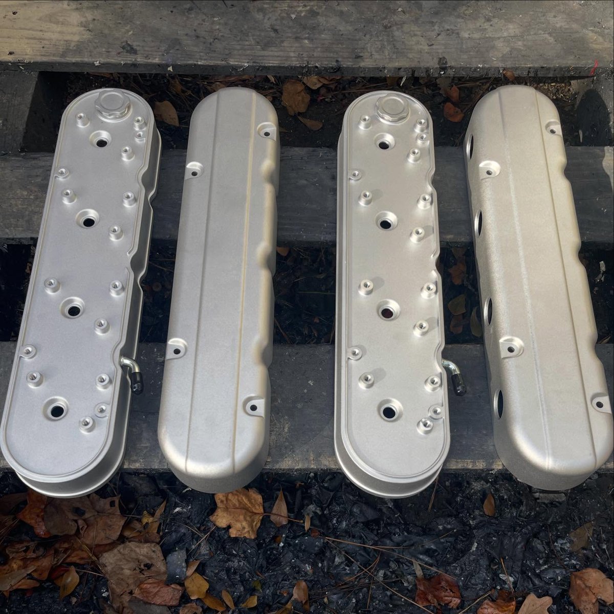 DavisBoken's tweet photo. Red Bottoms”
LS valve covers with a custom vinyl pull. Powders: Illusion Cherry Bomb, Satin Black, and Super Mirror White. https://t.co/4CiIRqh4LK
