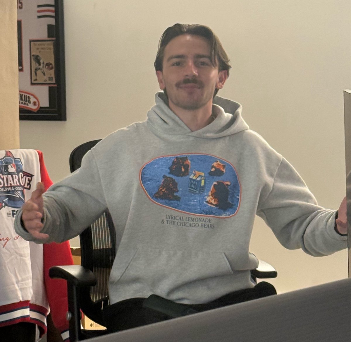 OhioTate's tweet photo. “I’m a bigger Bears fan than everyone in this office. Like Burns makes content, but I’m a bigger fan. We could go Bear for Bear and I would name 10x more Bears than him”
- Maserati Mike (once told me he could roll a 300 so we added him to the stream then he was the worst bowler) https://t.co/Jue9P4NiBl