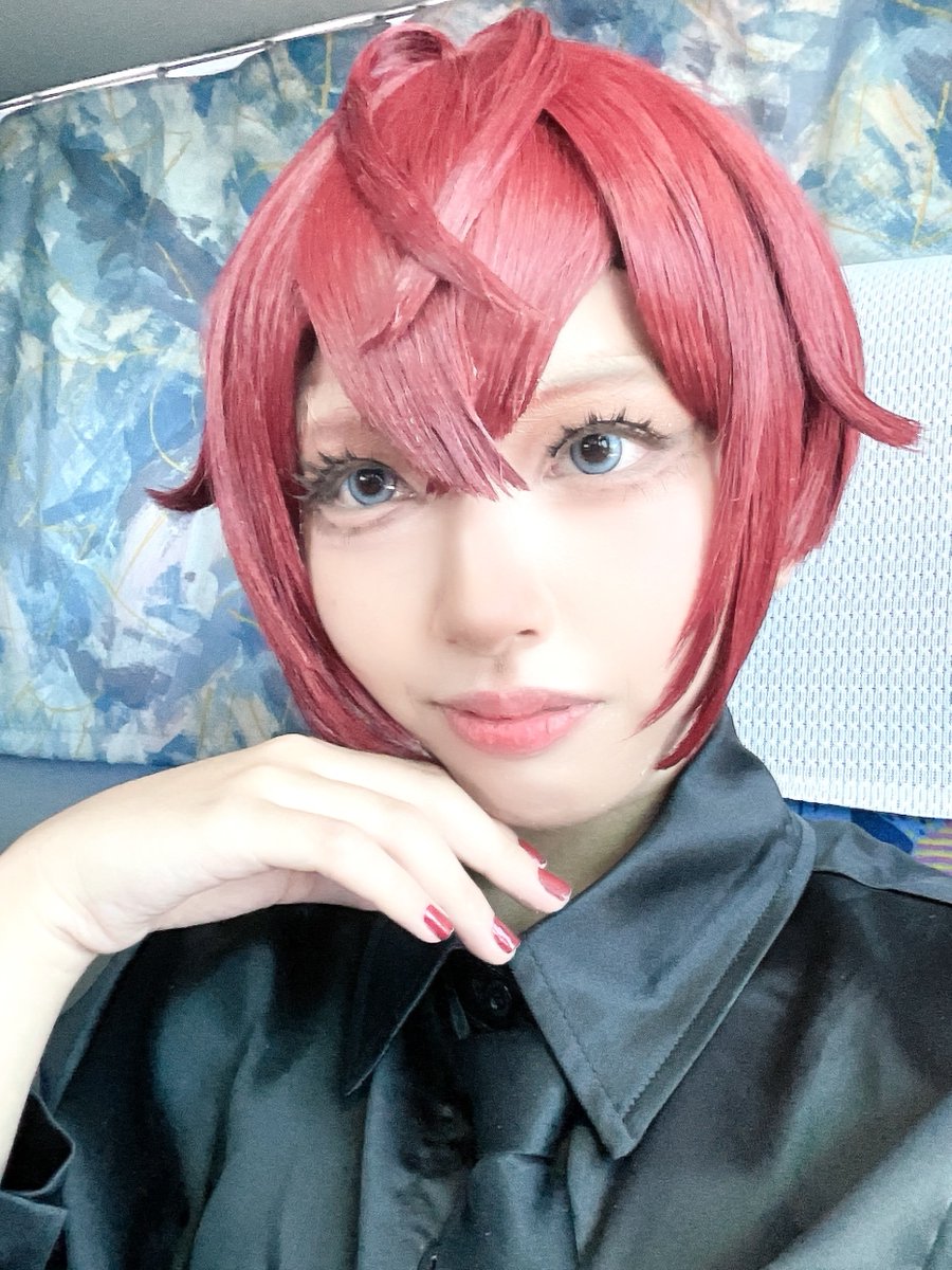 Run1660925chan's tweet photo. ディズニー行きのバスが1時間半遅延して自撮りをしながら凌いでたけどこの時がビジュの最高潮だったのかもしれん。
このあと汗で全て崩れるなど知る由もなく…… https://t.co/A7bDFRCCuP