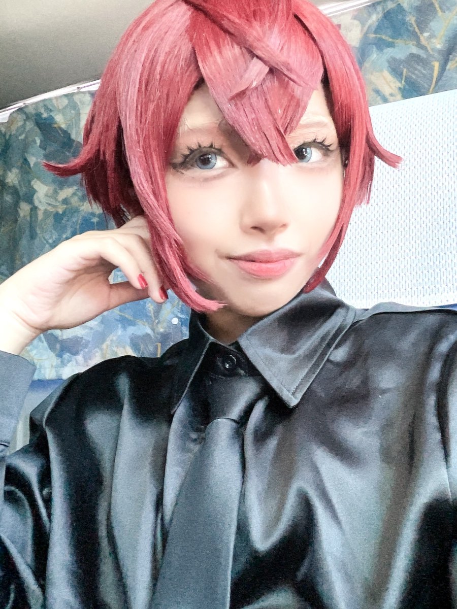 Run1660925chan's tweet photo. ディズニー行きのバスが1時間半遅延して自撮りをしながら凌いでたけどこの時がビジュの最高潮だったのかもしれん。
このあと汗で全て崩れるなど知る由もなく…… https://t.co/A7bDFRCCuP