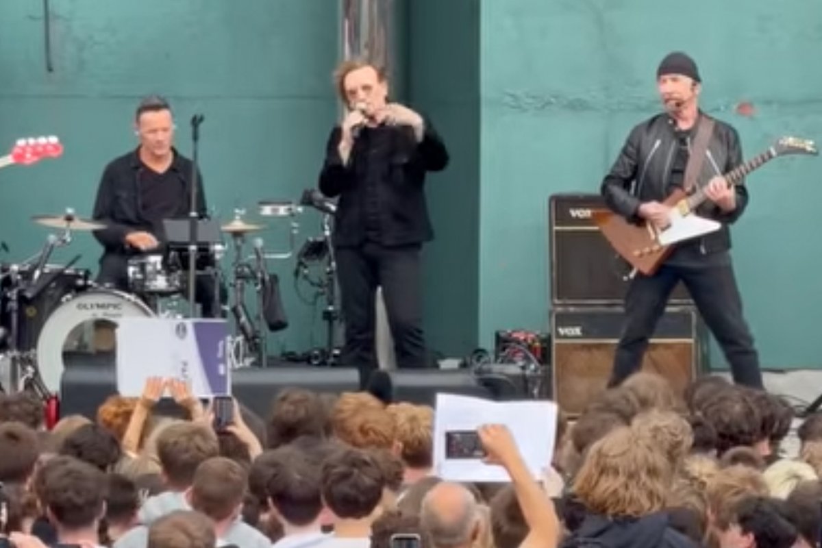 UltClassicRock's tweet photo. .@U2 came home to celebrate the 50th anniversary of the band with a surprise concert in Dublin that featured hits, rarities and the live debut of their newest single. https://t.co/ZHZKq7yfvJ https://t.co/prAmkLk5w5