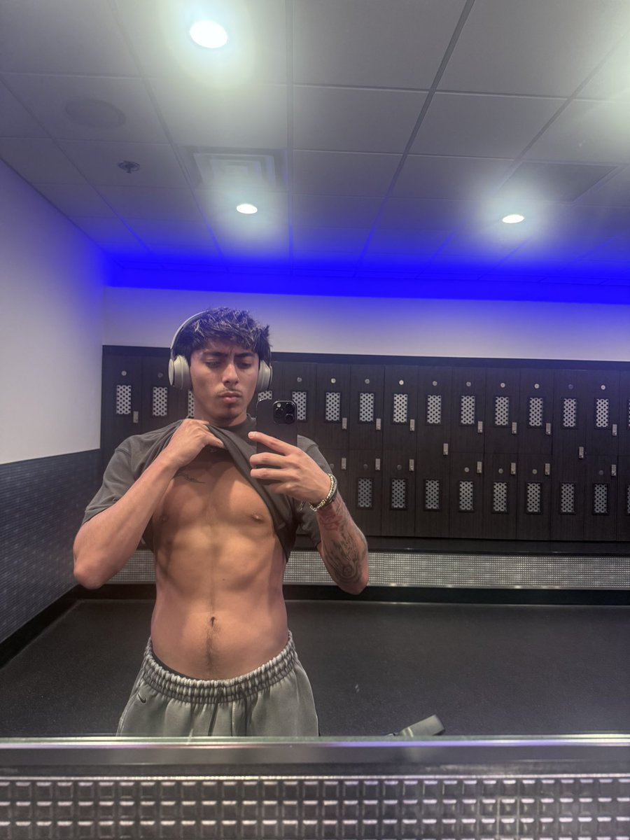 OhItsJayd's tweet photo. Gym days https://t.co/RkWe2yOmDR