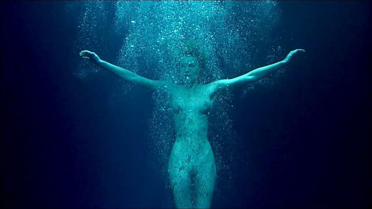 AgeofSmut's tweet photo. #WetScenesPart2 - Day 25 w/ Rebecca Romijn

From: Femme Fatale (2002) 

@Bloodofkirby78 @SavageComics 
@Bygonelust2 @toriblues https://t.co/fRNXJ1ktDc