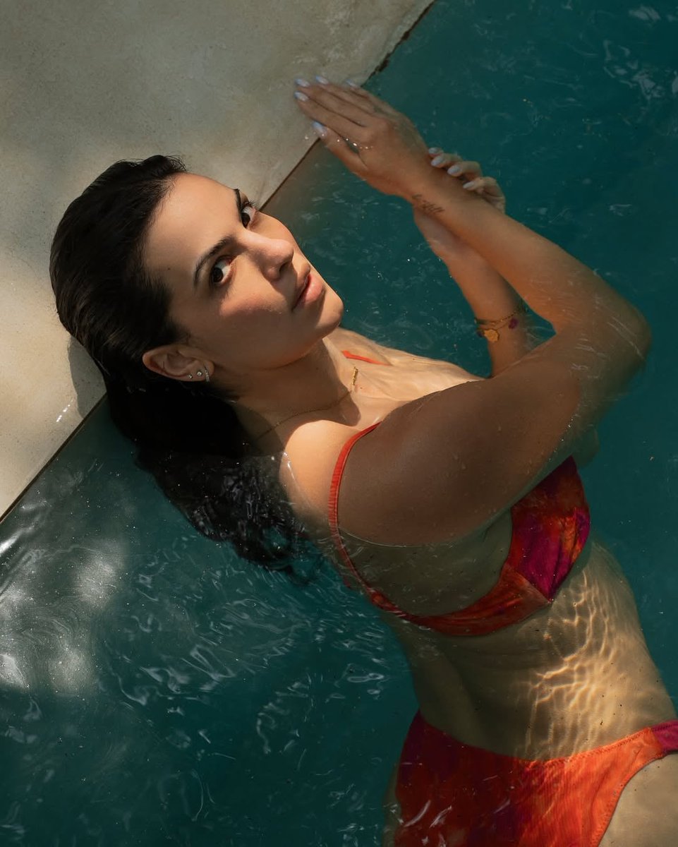 HottiesPeak's tweet photo. Natasa Stankovic #NatasaStankovic https://t.co/hNhYXLAo1c